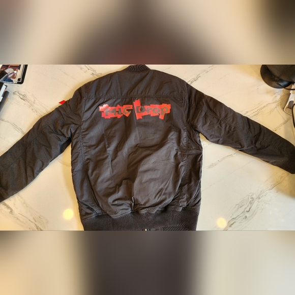 Authentic BTS Mic Drop Bomber Jacket Medium - Picture 5 of 13